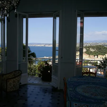 Couette-café Vermorel *